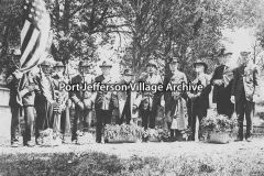 Civil War veterans pose during Decoration Day ceremonies at Cedar Hill Cemetery